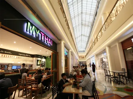 MaxStays Max Style at the Venice Residences Отели рядом с достопримечательностью «Citi Plaza»