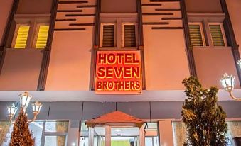 Hotel Seven Brothers