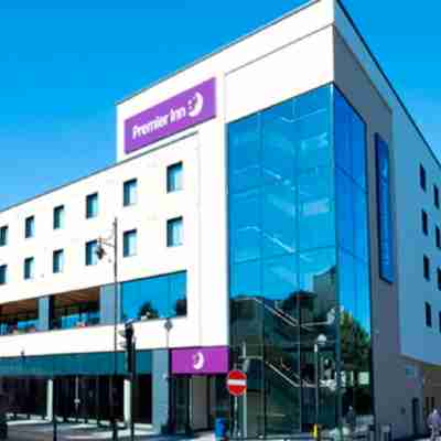 Premier Inn Staines Upon Thames Hotel Exterior