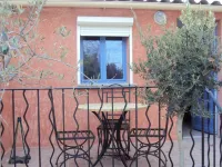 La Douloire Hotels in Pernes-les-Fontaines