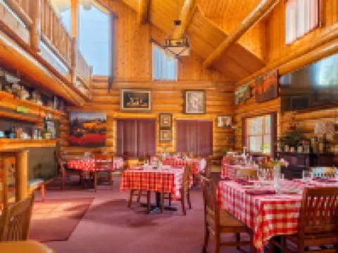 Dodge Peak Lodge Hotels in Boundary County