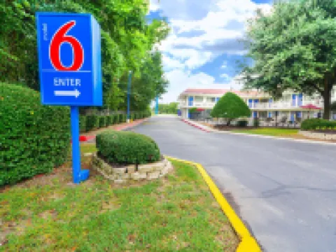 Motel 6 Huntsville, TX Hotels in Walker County