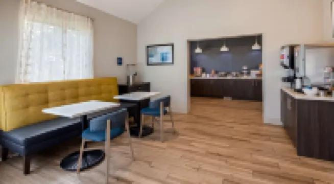 Best Western Hampshire Inn  Suites