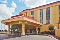 La Quinta Inn & Suites by Wyndham Memphis Airport Graceland - Pools