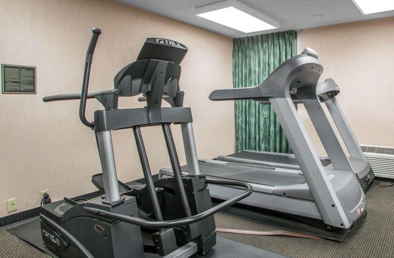 Quality Inn Schaumburg - Chicago Near the Mall photo 3