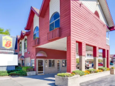 Super 8 by Wyndham Mackinaw City/Beachfront Area Hotels in Mackinaw Township
