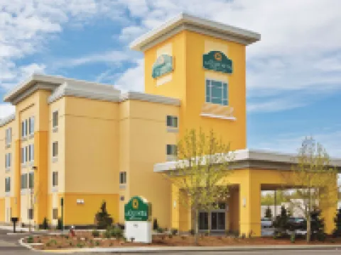 La Quinta Inn & Suites by Wyndham Bellingham Hotels in Bellingham