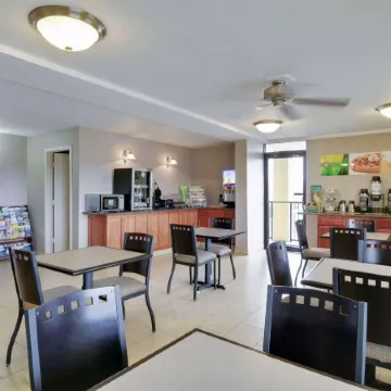 Quality Inn & Suites Clarksville Отели в г. Кларксвилл