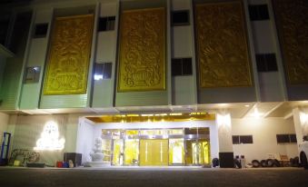 3. Hotel Lo..