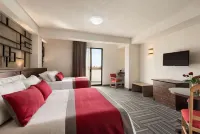 Ramada Plaza by Wyndham Leon - balcony