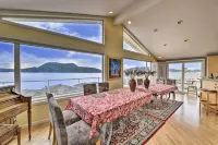 Anacortes Paradise Vacation Rental w/ Water Views! - 3 étoiles