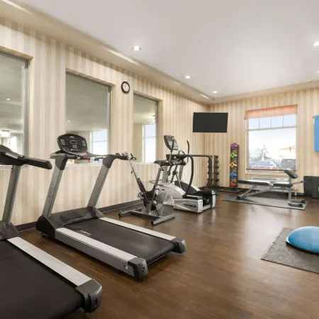 Days Inn & Suites by Wyndham Edmonton Airport