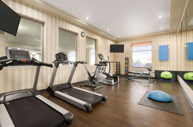 Days Inn & Suites by Wyndham Edmonton Airport photo 4