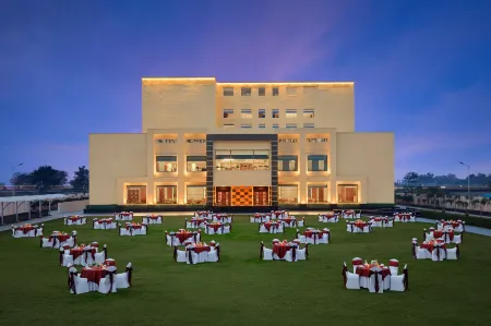 Viraj Sarovar Portico