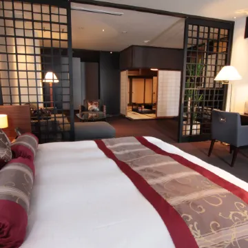 Kizashi The Suite