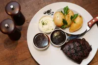 Oaks Gladstone Grand Hotel - 4-Star