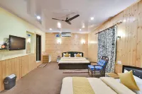 The Iceland Hotel Srinagar