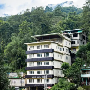 Hotel Alpha Omega Hoteles cerca de Banjhakri Falls and Park