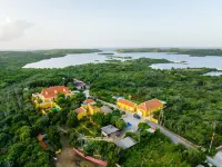 Plantation Jan Thiel Lodge Hotels near Kenepa Beach