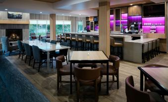 Holiday Inn Express & Suites Fairbanks