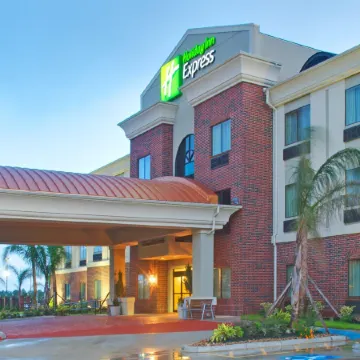 Holiday Inn Express & Suites WINNIE by IHG
