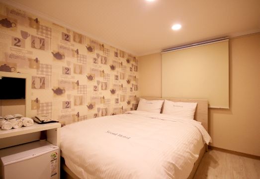 부산 용호동 서울의 간결한 객실 모습