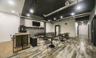 Changwon Myeongseodong Namuneulbo Hotel