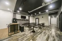 나무늘보호텔 창원명서점