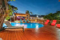 Hotel and Dive Center Roatan Yacht Club - Pools