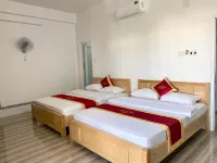 Ngoc Quy Hotel Отели рядом с достопримечательностью «Binh Son Beach»