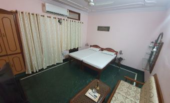 Hotel Rathore Lodge & Restaurant