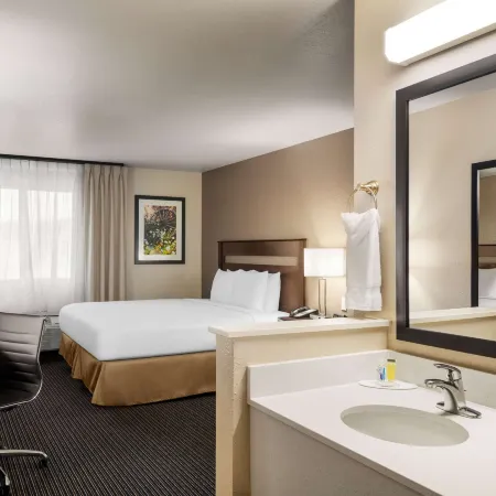 Travelodge by Wyndham Dexter