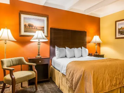 Clarion Hotel & Suites Hamden-New Haven Hotels in Hamden