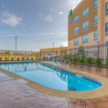 Holiday Inn Express & Suites TULSA MIDTOWN by IHG