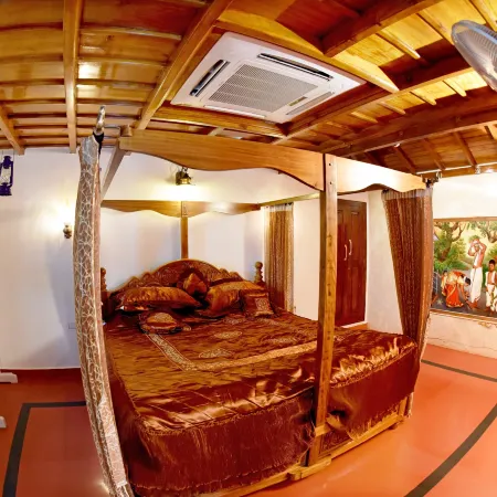 Hotel Sharada International