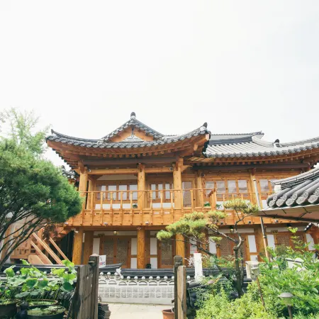 Laon Hanok Gguljam Отели рядом с достопримечательностью «Традиционный дом Хакиндан»
