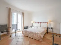 L'Escarpe des Arbousiers