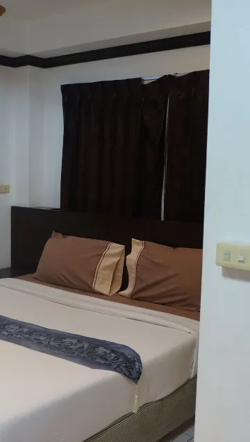 ห้องดีลักซ์ เตียงใหญ่ 1 เตียง