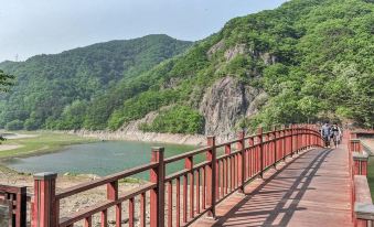 담양 추월산 별아래 펜션 썸네일