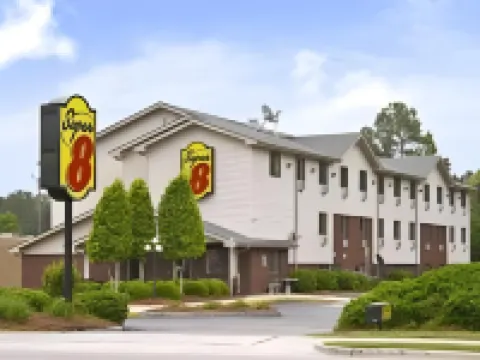 Coastal Inn & Suites Hotels in Wilmington
