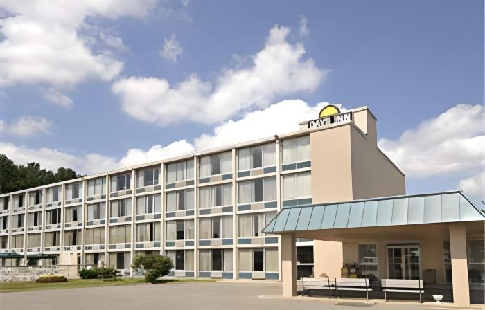 Days Inn by Wyndham Cambridge