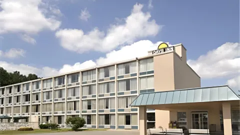 Days Inn by Wyndham Cambridge in Cambridge