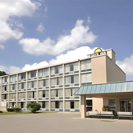 Days Inn by Wyndham Cambridge