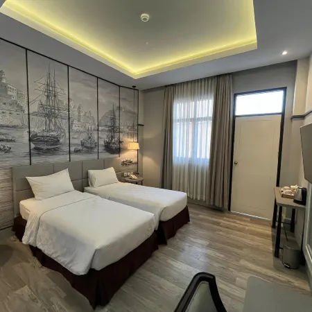 Three R Hotel