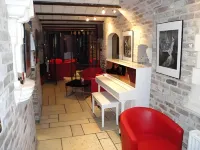 Les Remparts Hotels in Argoules