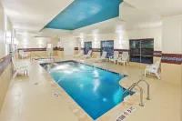 La Quinta Inn & Suites by Wyndham Pearsall Hotels in Pearsall