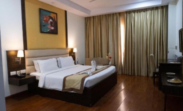 Hotel Hyphen Premier Meerut - Housity