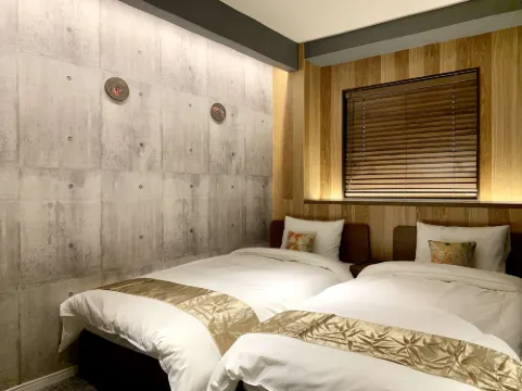 อัศคุสะ คามินาริมอน ทาเคโนยาโด