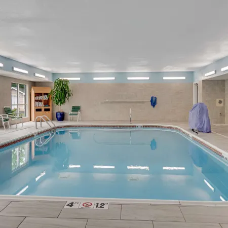 Country Inn & Suites by Radisson, Grand Rapids Airport, MI