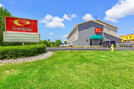Econo Lodge Akron Copley Northwest